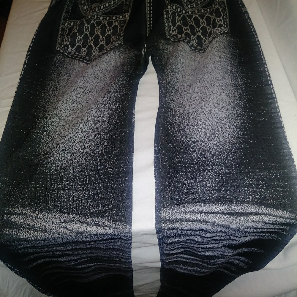 Women Capri Jean look leggings(2 pair 10 dollars)